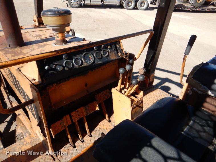 image for item DK7257 1975 Case 1450  dozer