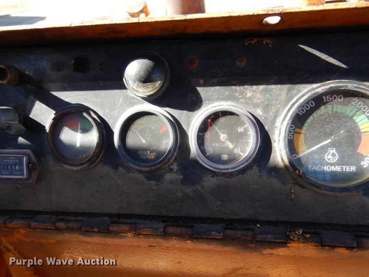 image for item DK7257 1975 Case 1450  dozer