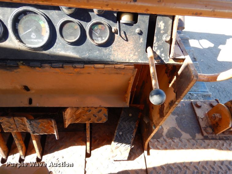 image for item DK7257 1975 Case 1450  dozer