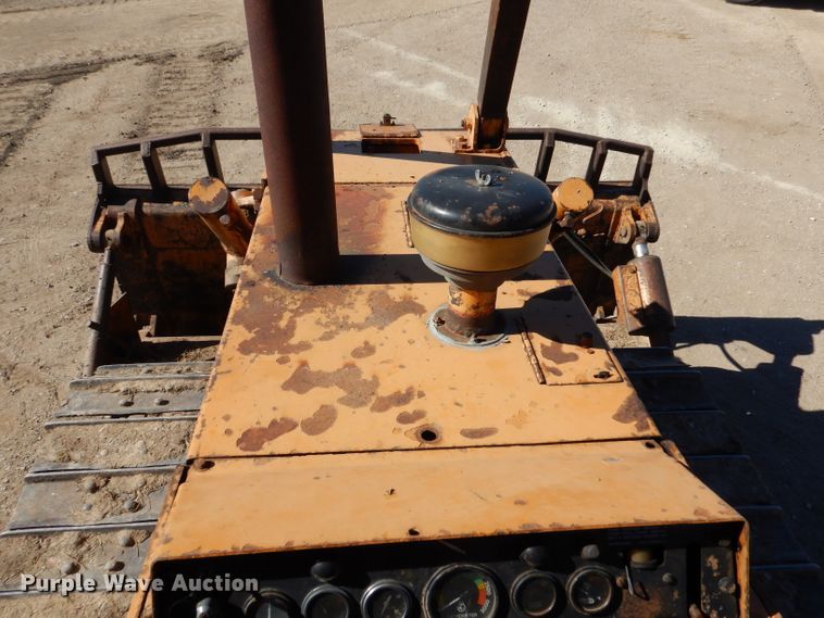 image for item DK7257 1975 Case 1450  dozer