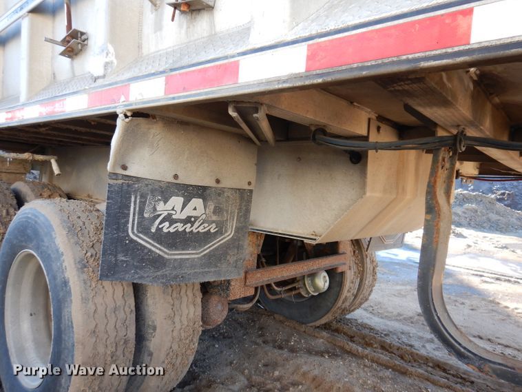 image for item DL5941 2010 MAC  end dump trailer