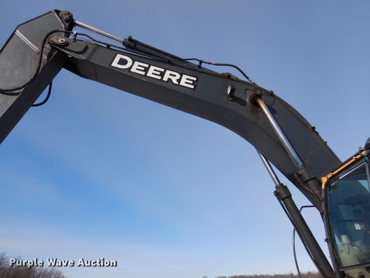 image for item DL5943 2006 John Deere 350D LC  excavator