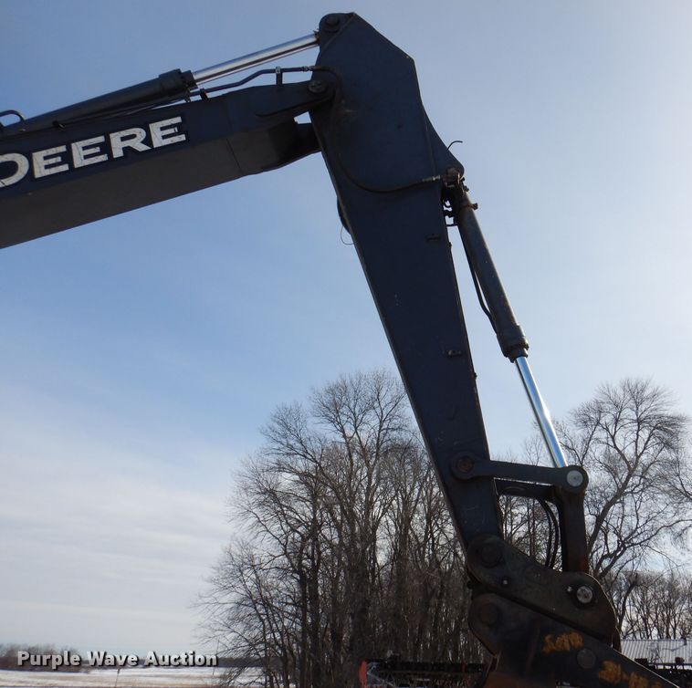 image for item DL5943 2006 John Deere 350D LC  excavator