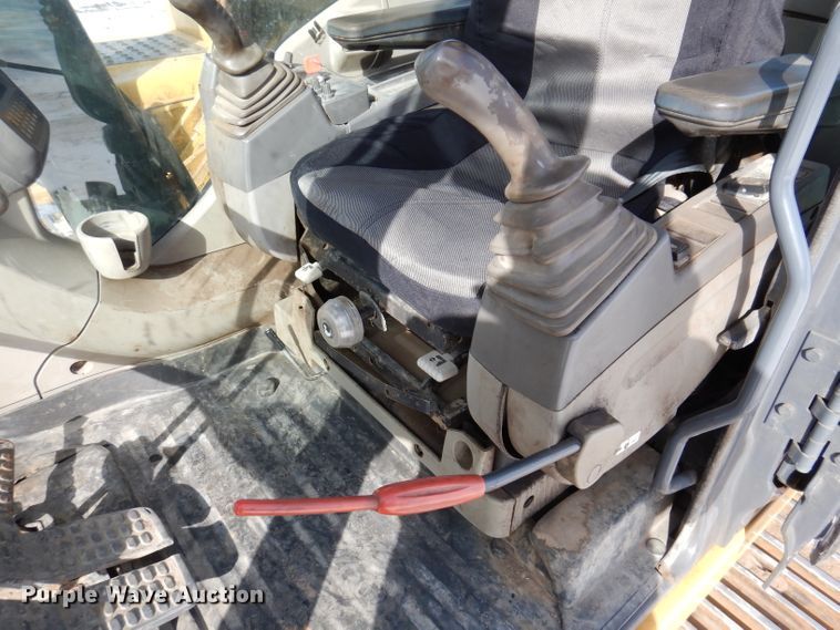 image for item DL5943 2006 John Deere 350D LC  excavator