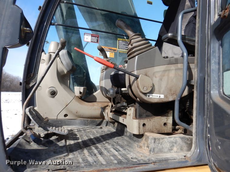 image for item DL5943 2006 John Deere 350D LC  excavator