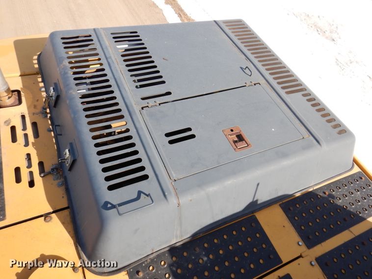 image for item DL5943 2006 John Deere 350D LC  excavator