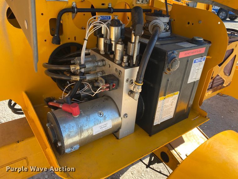 image for item DL6983 2014 Bil-Jax 3632T  boom lift