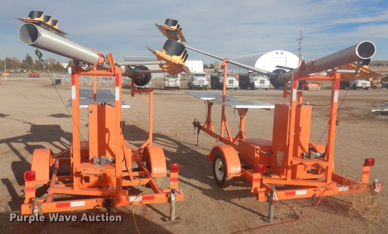 image for item DM5382 (2) 2006 R.C. Flagman PTL 2.4 traffic lights