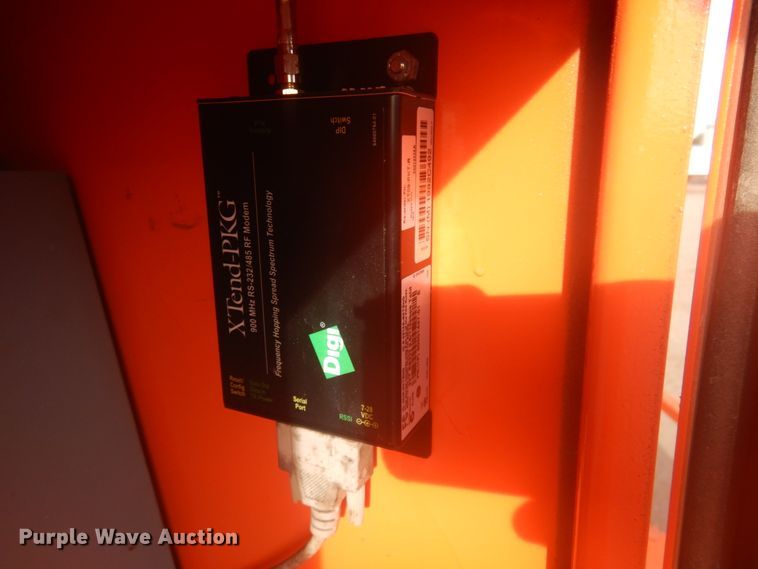 image for item DM5382 (2) 2006 R.C. Flagman PTL 2.4 traffic lights