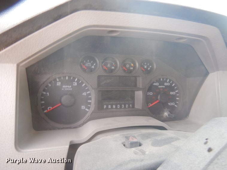 image for item DM5385 2008 Ford F550 Super Duty XL  Crew Cab truck cab and chassis