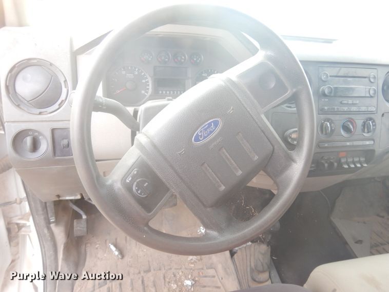 image for item DM5385 2008 Ford F550 Super Duty XL  Crew Cab truck cab and chassis