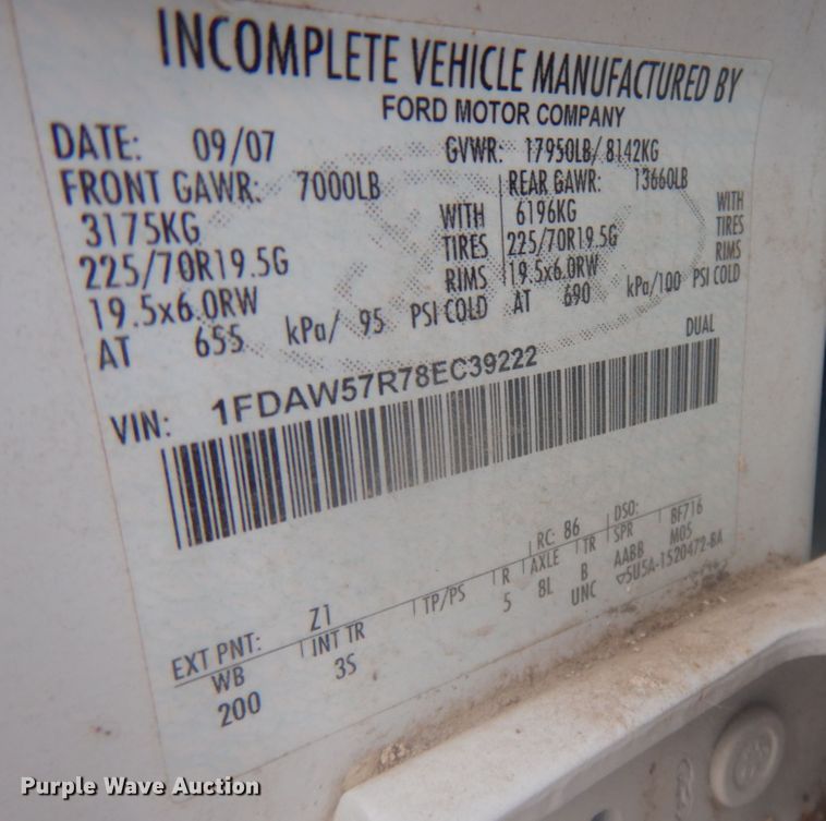 image for item DM5385 2008 Ford F550 Super Duty XL  Crew Cab truck cab and chassis