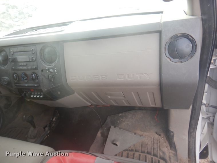 image for item DM5385 2008 Ford F550 Super Duty XL  Crew Cab truck cab and chassis