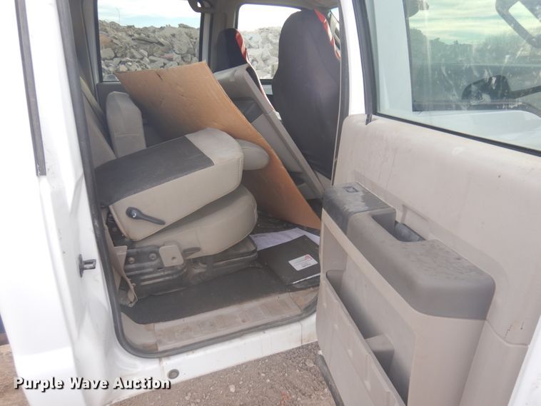 image for item DM5385 2008 Ford F550 Super Duty XL  Crew Cab truck cab and chassis