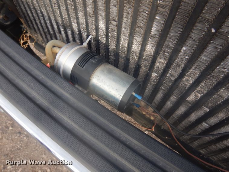 image for item DM5385 2008 Ford F550 Super Duty XL  Crew Cab truck cab and chassis