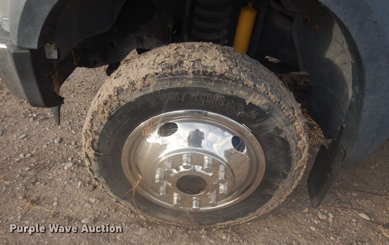 image for item DM5385 2008 Ford F550 Super Duty XL  Crew Cab truck cab and chassis