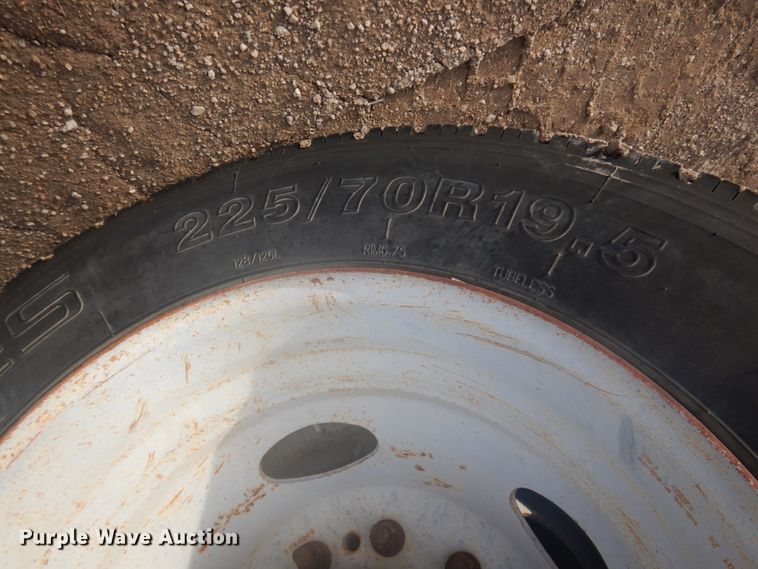 image for item DM5385 2008 Ford F550 Super Duty XL  Crew Cab truck cab and chassis