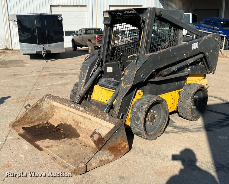 image for item DM8367 2006 New Holland L185  skid steer loader