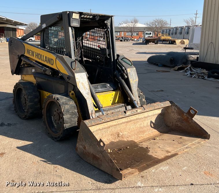 image for item DM8367 2006 New Holland L185  skid steer loader