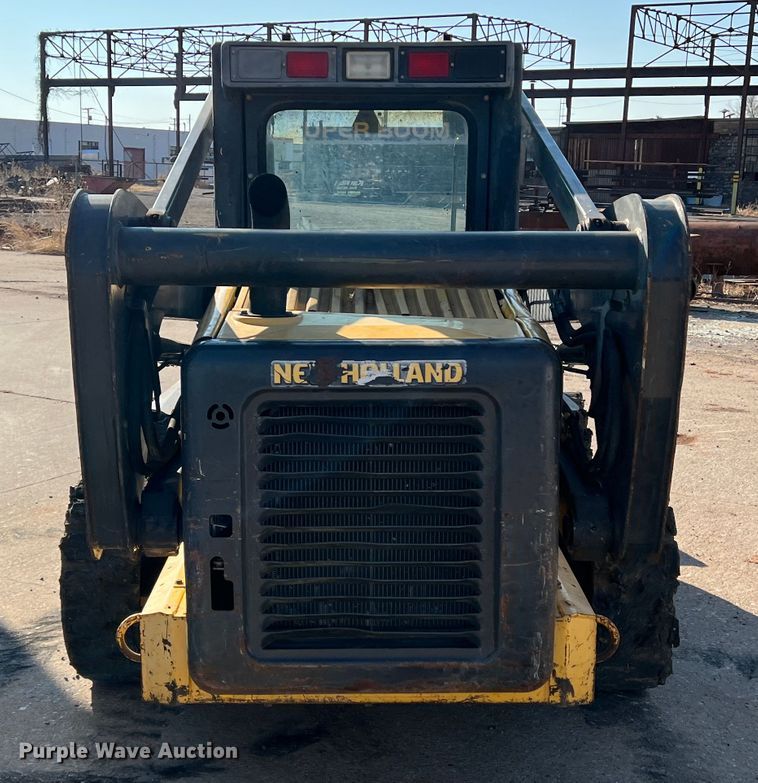 image for item DM8367 2006 New Holland L185  skid steer loader