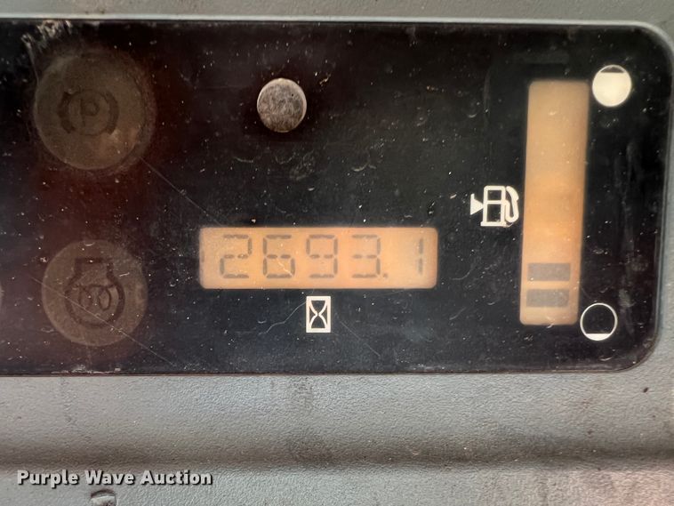 image for item DM8367 2006 New Holland L185  skid steer loader