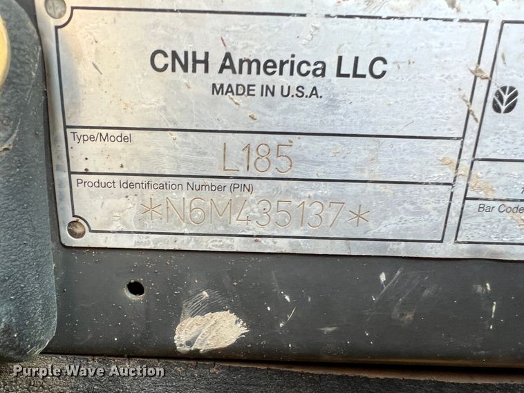 image for item DM8367 2006 New Holland L185  skid steer loader