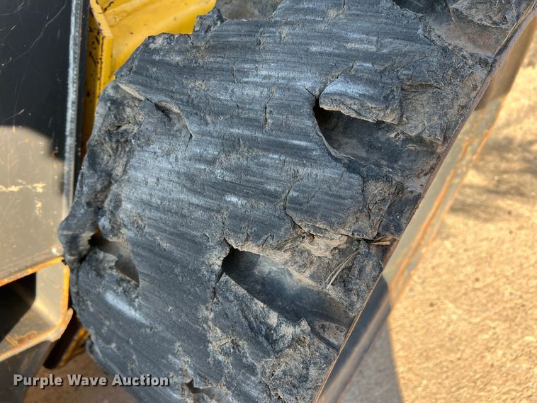 image for item DM8367 2006 New Holland L185  skid steer loader