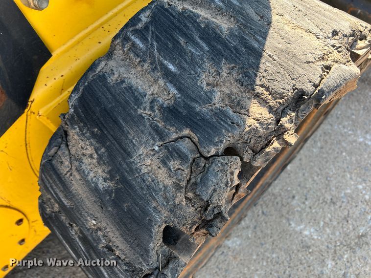 image for item DM8367 2006 New Holland L185  skid steer loader