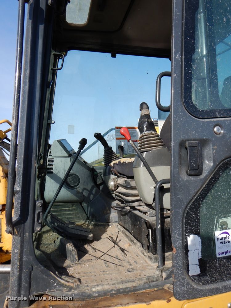 image for item DN1264 2013 Komatsu PC88MR-8  excavator