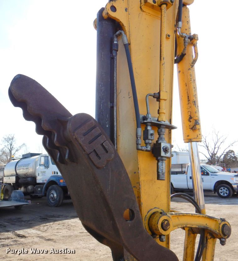 image for item DN1264 2013 Komatsu PC88MR-8  excavator