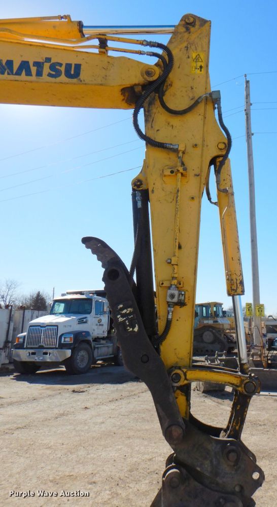 image for item DN1334 2009 Komatsu PC88MR-8  mini excavator