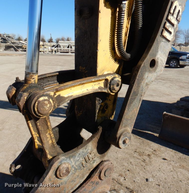 image for item DN1334 2009 Komatsu PC88MR-8  mini excavator