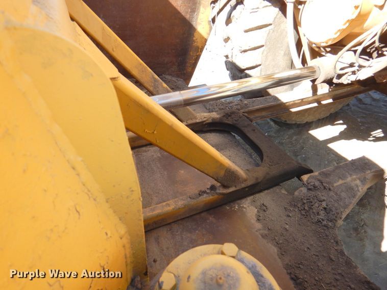 image for item DN1336 1982 Caterpillar 627B  conventional scraper