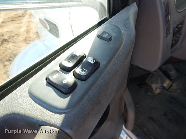 image for item DN1339 2012 Peterbilt 337  utility / service truck