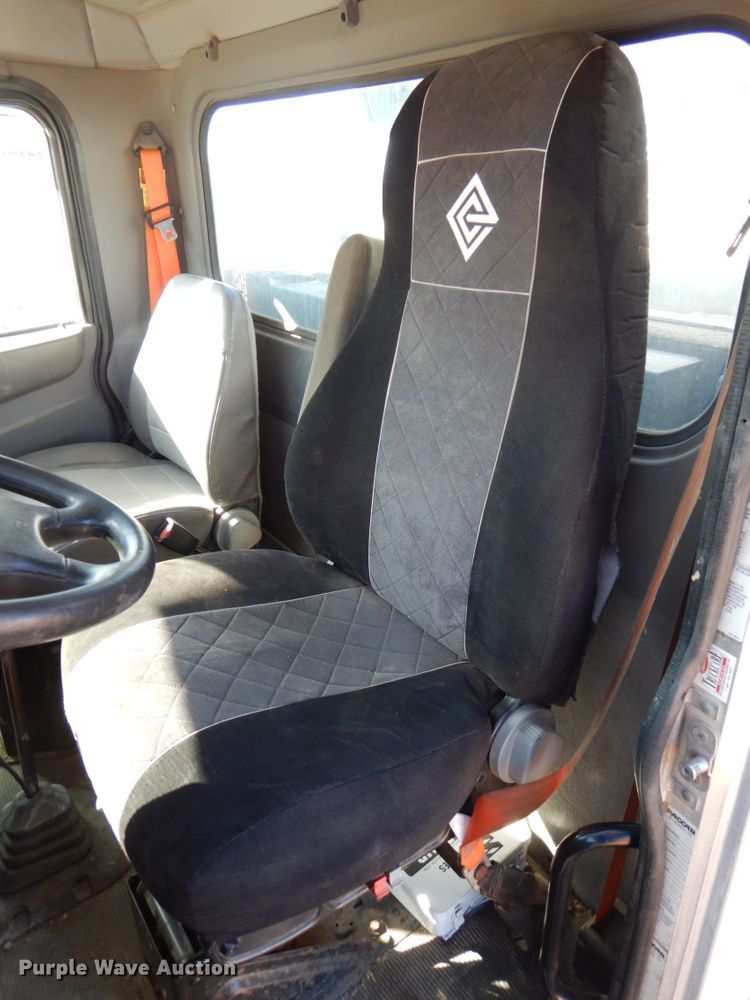 image for item DN1339 2012 Peterbilt 337  utility / service truck