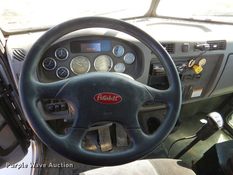 image for item DN1339 2012 Peterbilt 337  utility / service truck