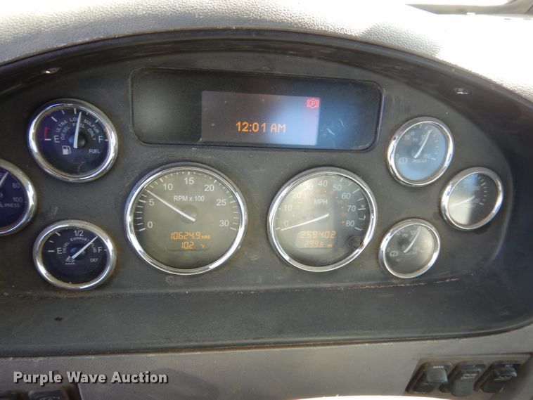 image for item DN1339 2012 Peterbilt 337  utility / service truck