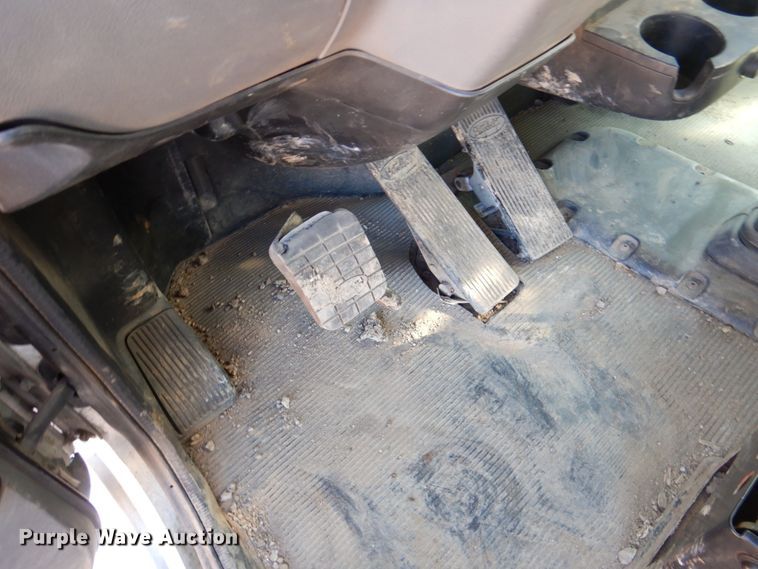 image for item DN1339 2012 Peterbilt 337  utility / service truck