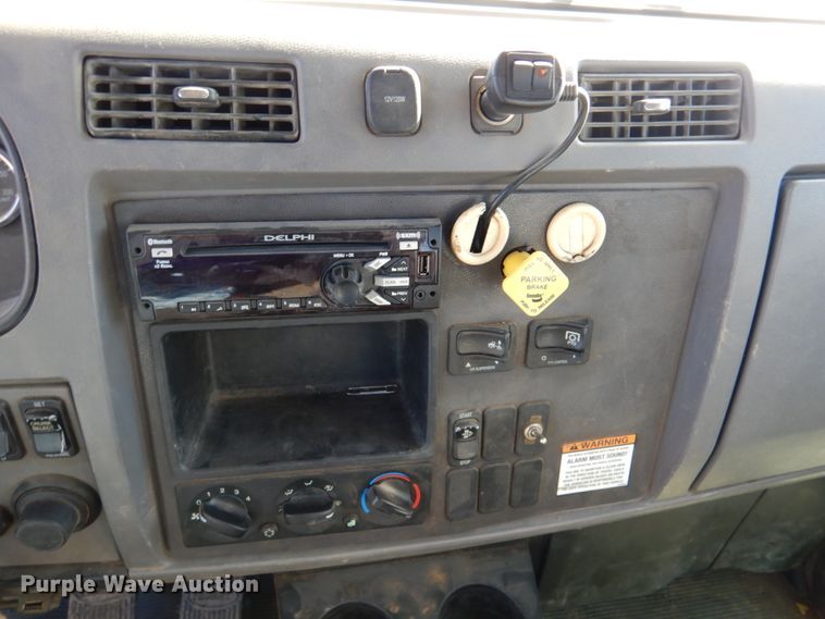 image for item DN1339 2012 Peterbilt 337  utility / service truck