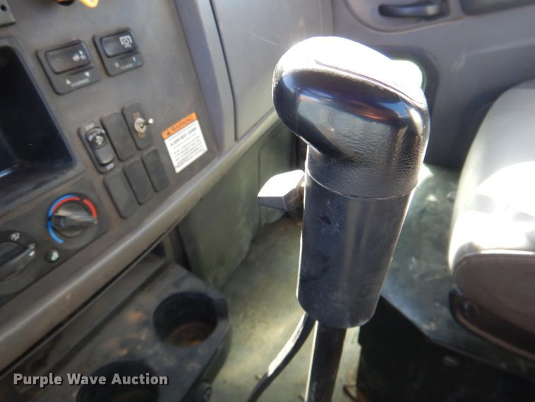 image for item DN1339 2012 Peterbilt 337  utility / service truck