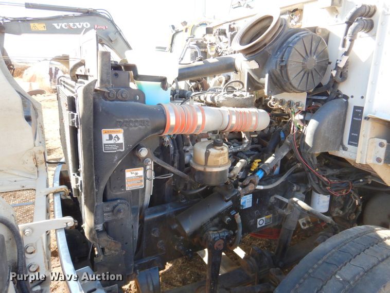 image for item DN1339 2012 Peterbilt 337  utility / service truck