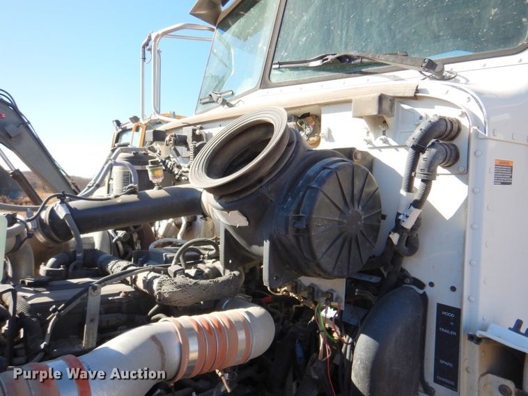 image for item DN1339 2012 Peterbilt 337  utility / service truck