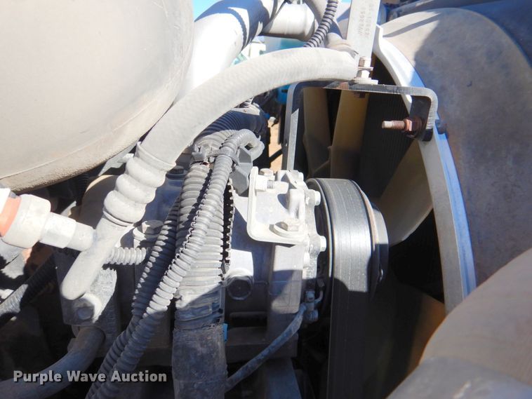 image for item DN1339 2012 Peterbilt 337  utility / service truck