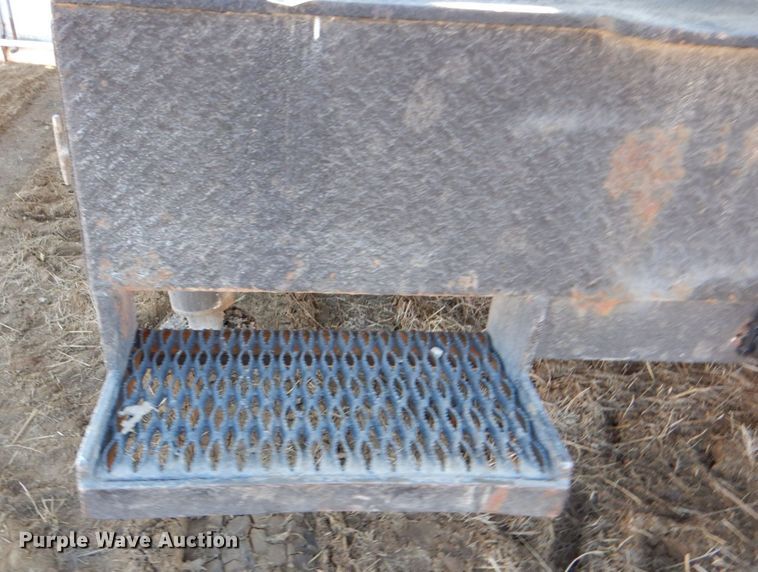 image for item DN1339 2012 Peterbilt 337  utility / service truck