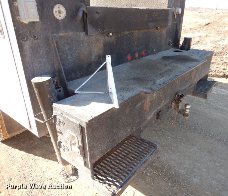 image for item DN1339 2012 Peterbilt 337  utility / service truck