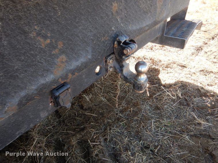 image for item DN1339 2012 Peterbilt 337  utility / service truck