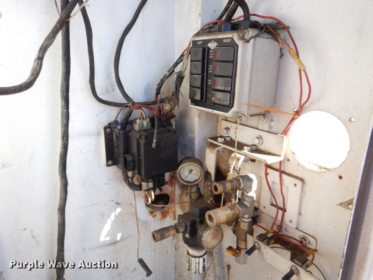 image for item DN1339 2012 Peterbilt 337  utility / service truck