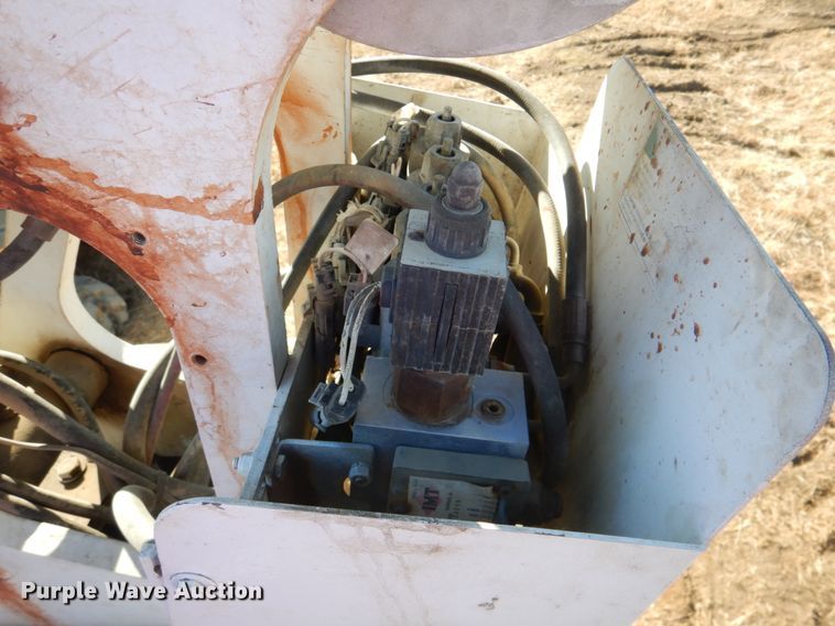 image for item DN1339 2012 Peterbilt 337  utility / service truck