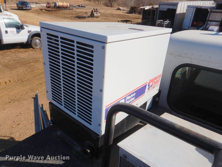 image for item DN1339 2012 Peterbilt 337  utility / service truck