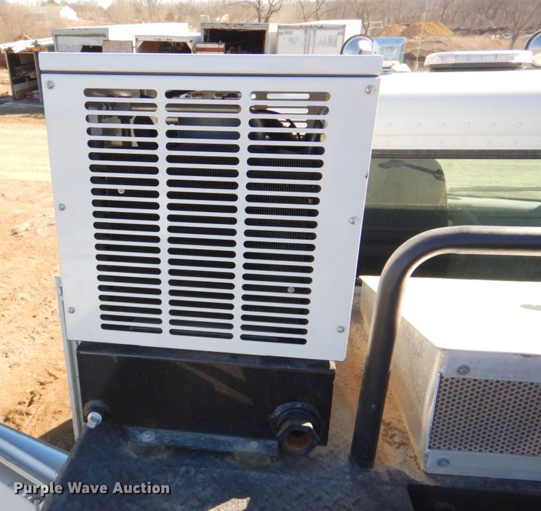 image for item DN1339 2012 Peterbilt 337  utility / service truck